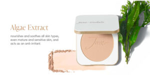 Read more about the article Jane Iredale PurePressed Base Mineral Foundation Review – Talc-Free, Vegan, SPF Protection